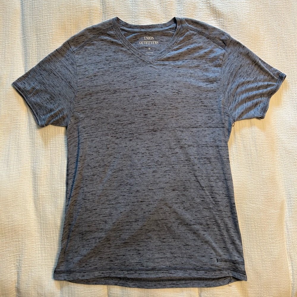 Union Outfitters Blue Short-Sleeve V-Neck T-Shirt Size M